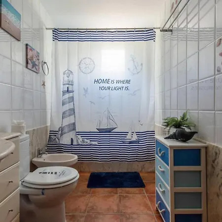 Reina Del Atlantico By Rivero *