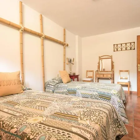 Reina Del Atlantico By Rivero