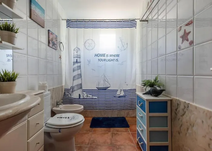 Reina Del Atlantico By Rivero *