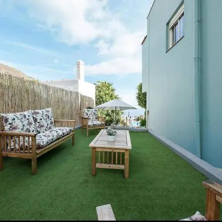 Reina Del Atlántico By Rivero *