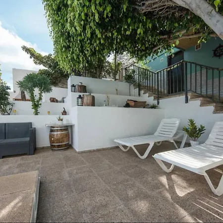 Reina Del Atlantico By Rivero * Candelaria