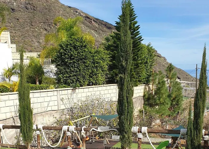 Reina Del Atlantico By Rivero Villa *