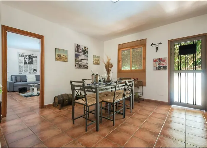 Reina Del Atlantico By Rivero Candelaria